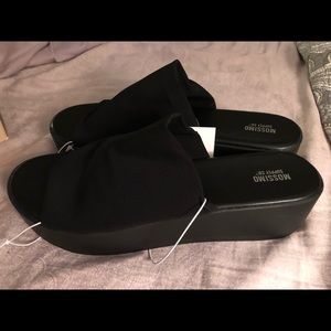 Target slides (Steve Madden style)